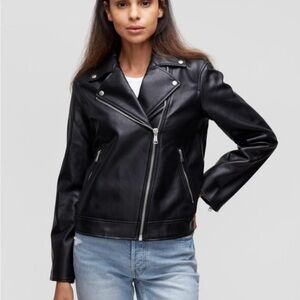GAP Women's Sleek Black Vegan Leather Jacket
EUC